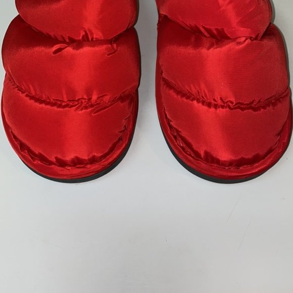 Red puffer slides - Picture 2 of 3